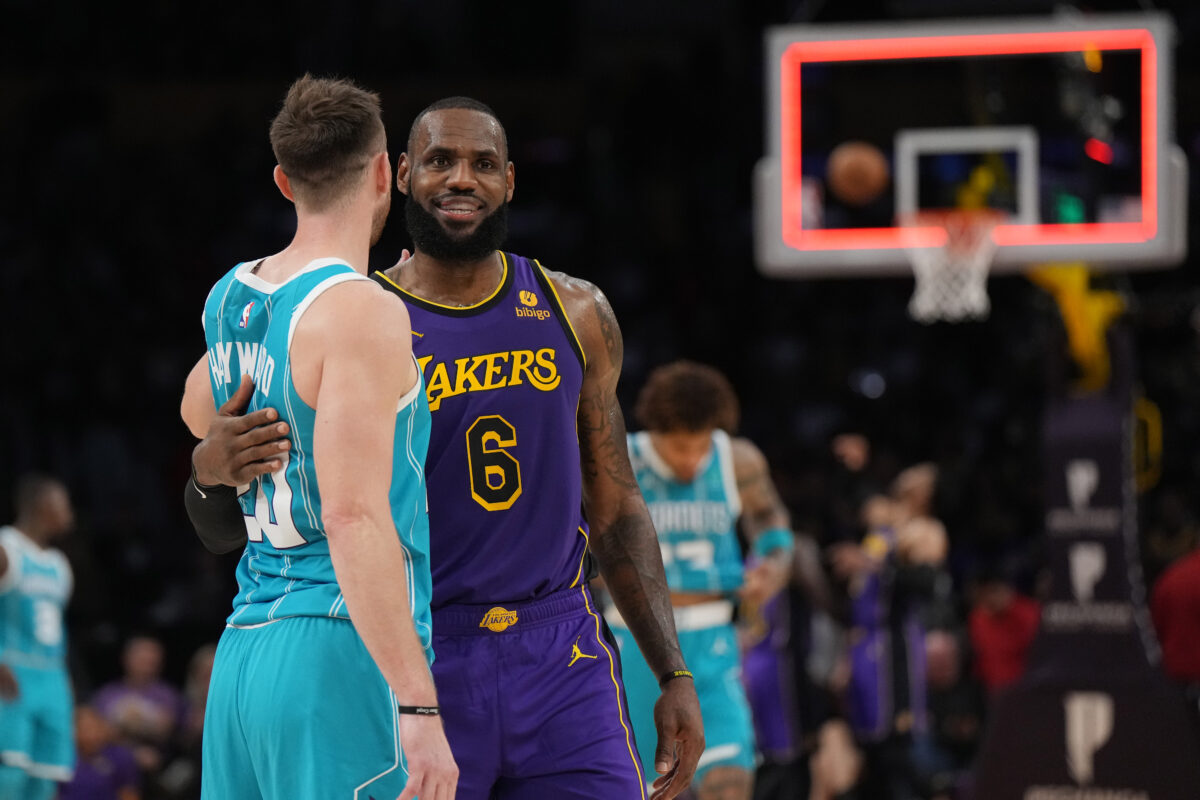 LA Lakers at Charlotte Hornets odds, picks and predictions