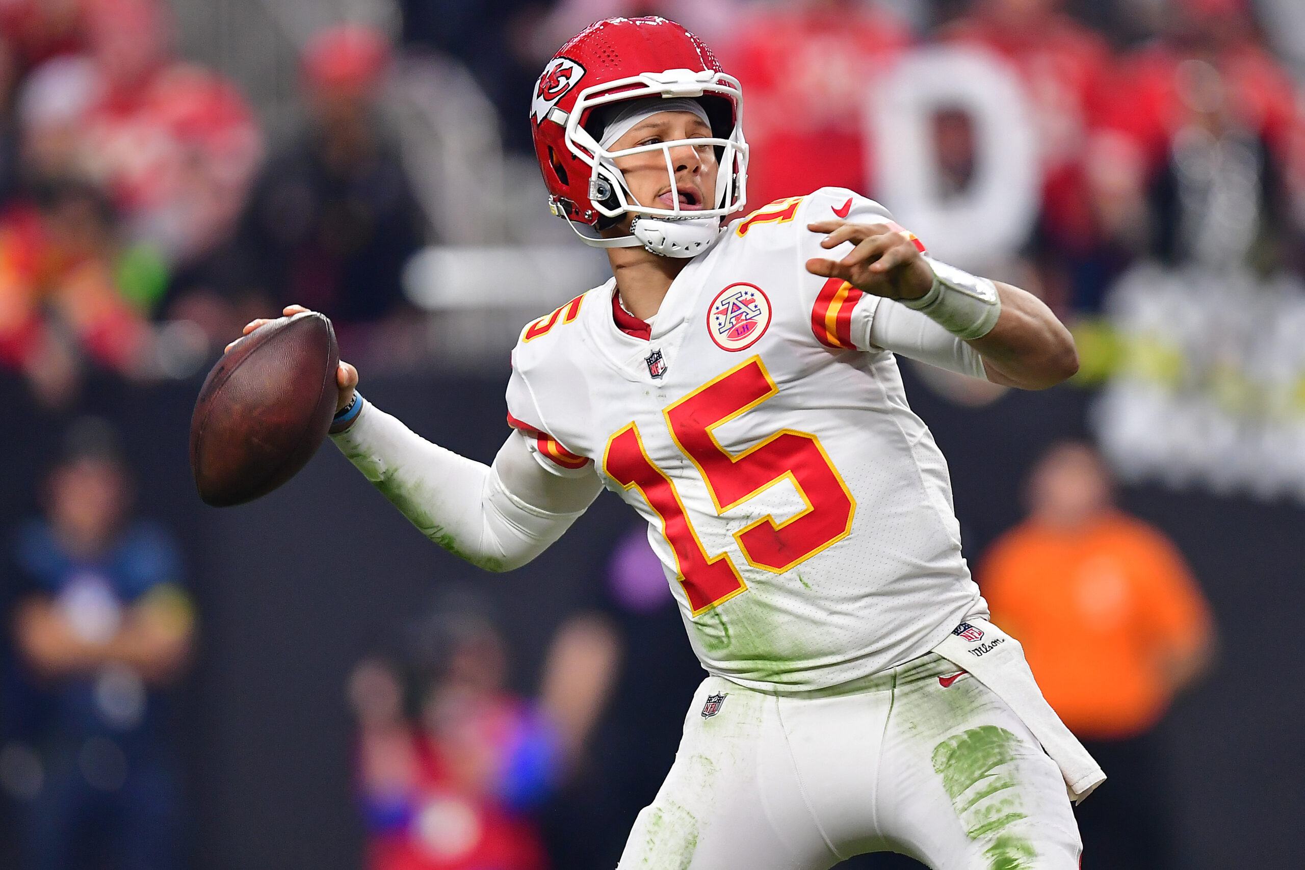 Chiefs QB Patrick Mahomes sets NFL record for most single season offensive yards