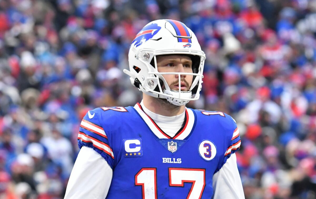 NFL fans reminisced about David-Goliath QB playoff battles ahead of Dolphins’ backup facing Josh Allen