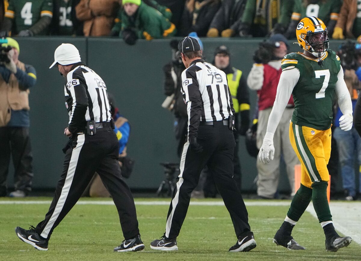 NFL fines Packers rookie LB Quay Walker $13K for shoving Lions trainer in Week 18