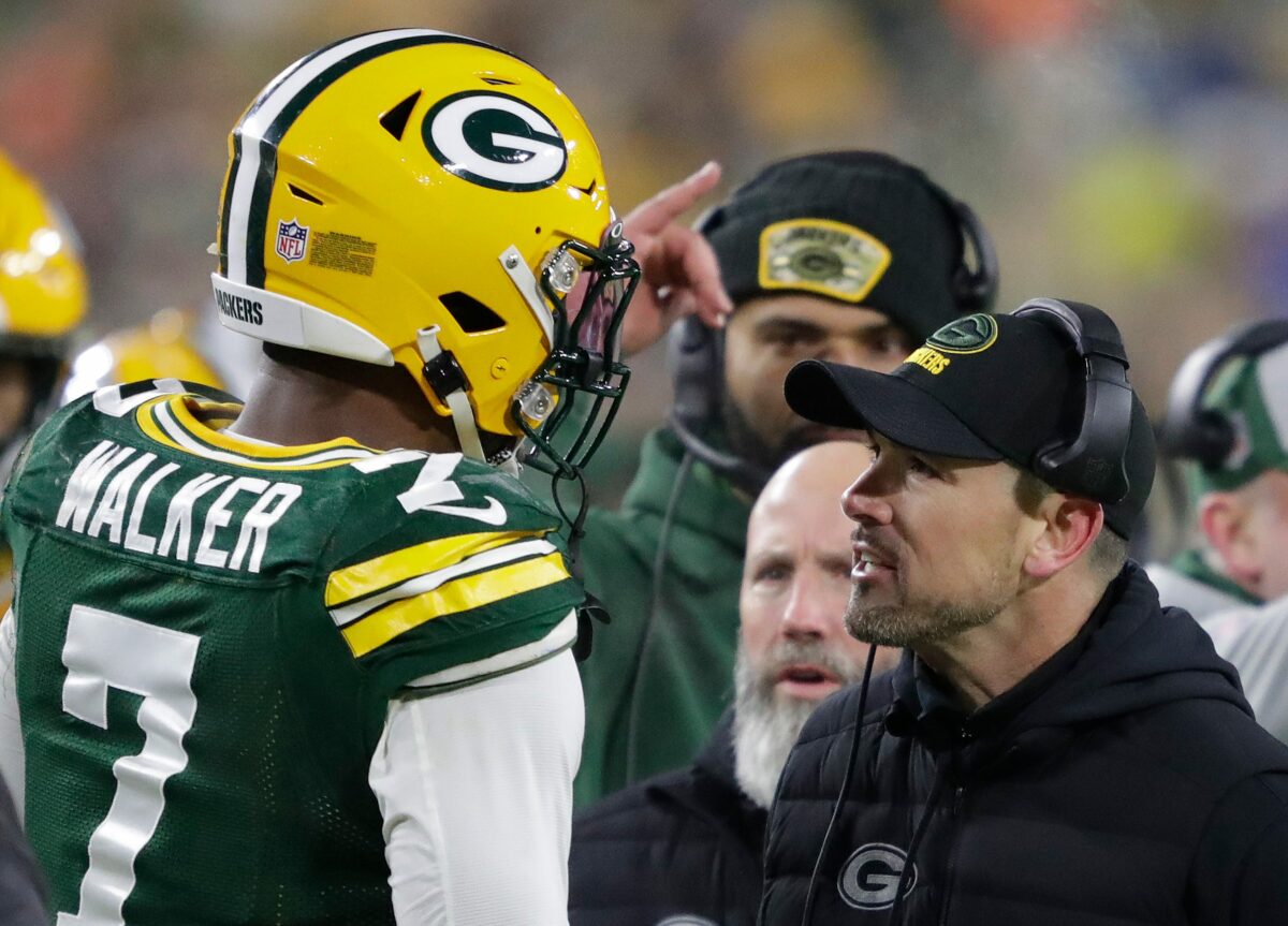 Packers LB Quay Walker apologizes for shoving a Lions trainer