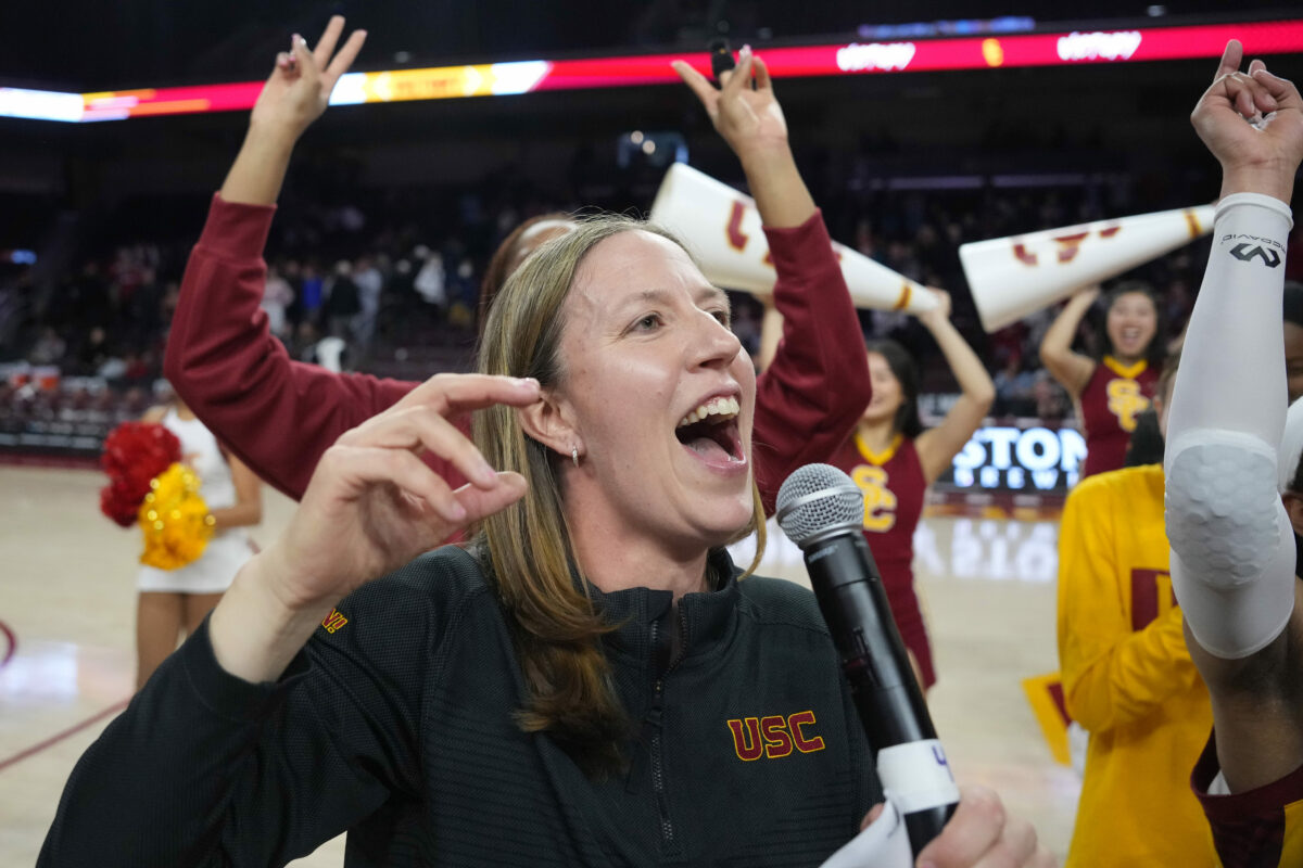 Social media reacts after USC women’s basketball team stuns No. 2 Stanford