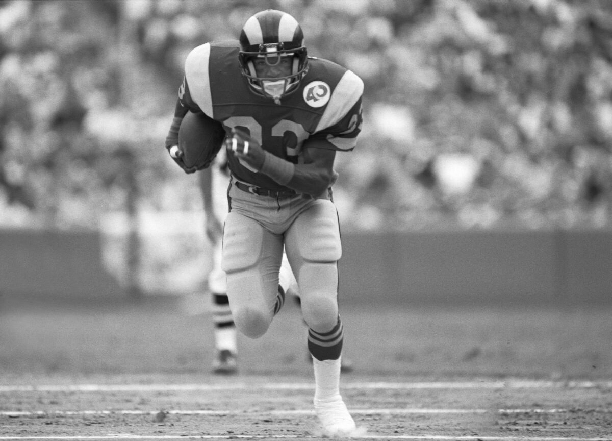 Former Heisman winner, Rams RB Charles White dies at 64