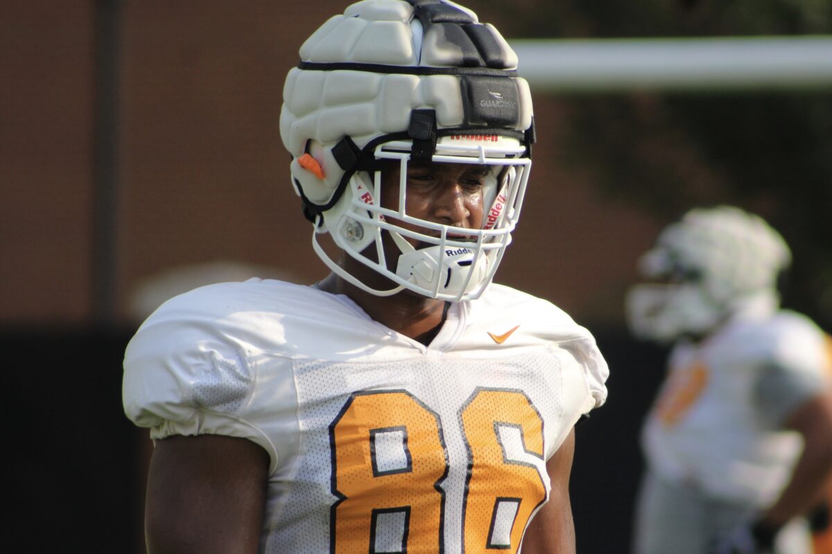 Former Tennessee tight end Miles Campbell commits to new school