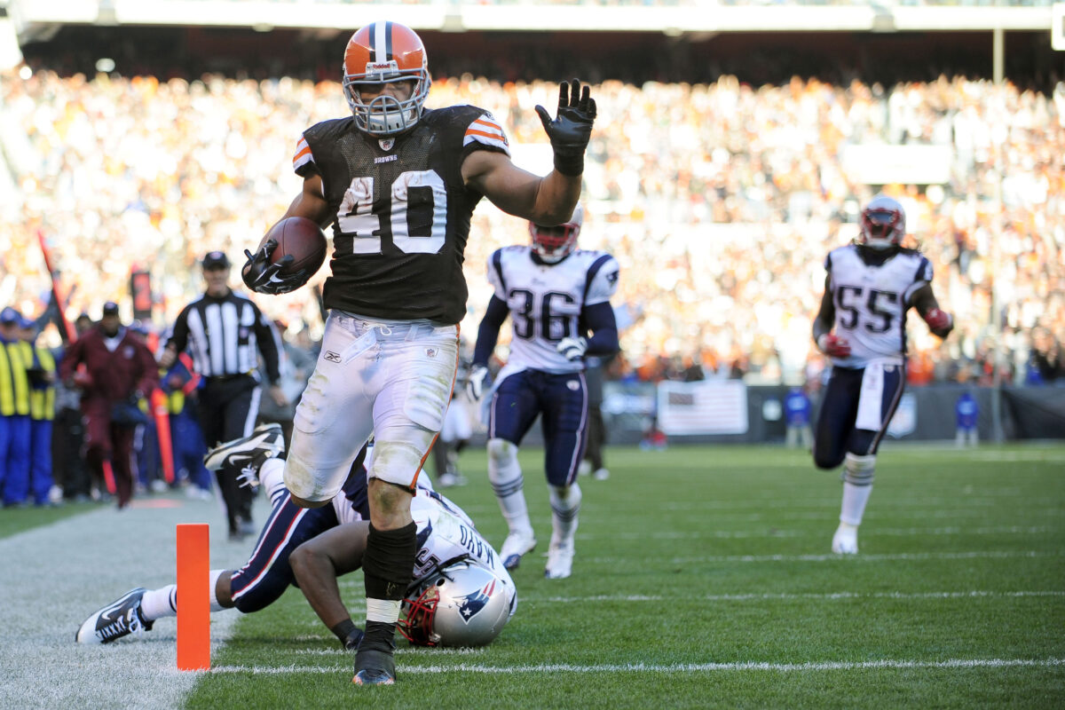 Report: Former Browns RB in critical condition after saving his kids from drowning