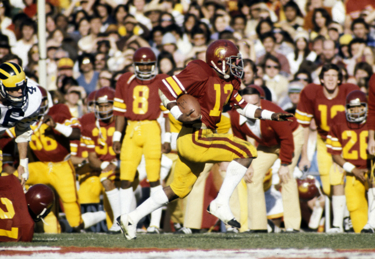 USC will honor Charles White during 2023 Trojan football season