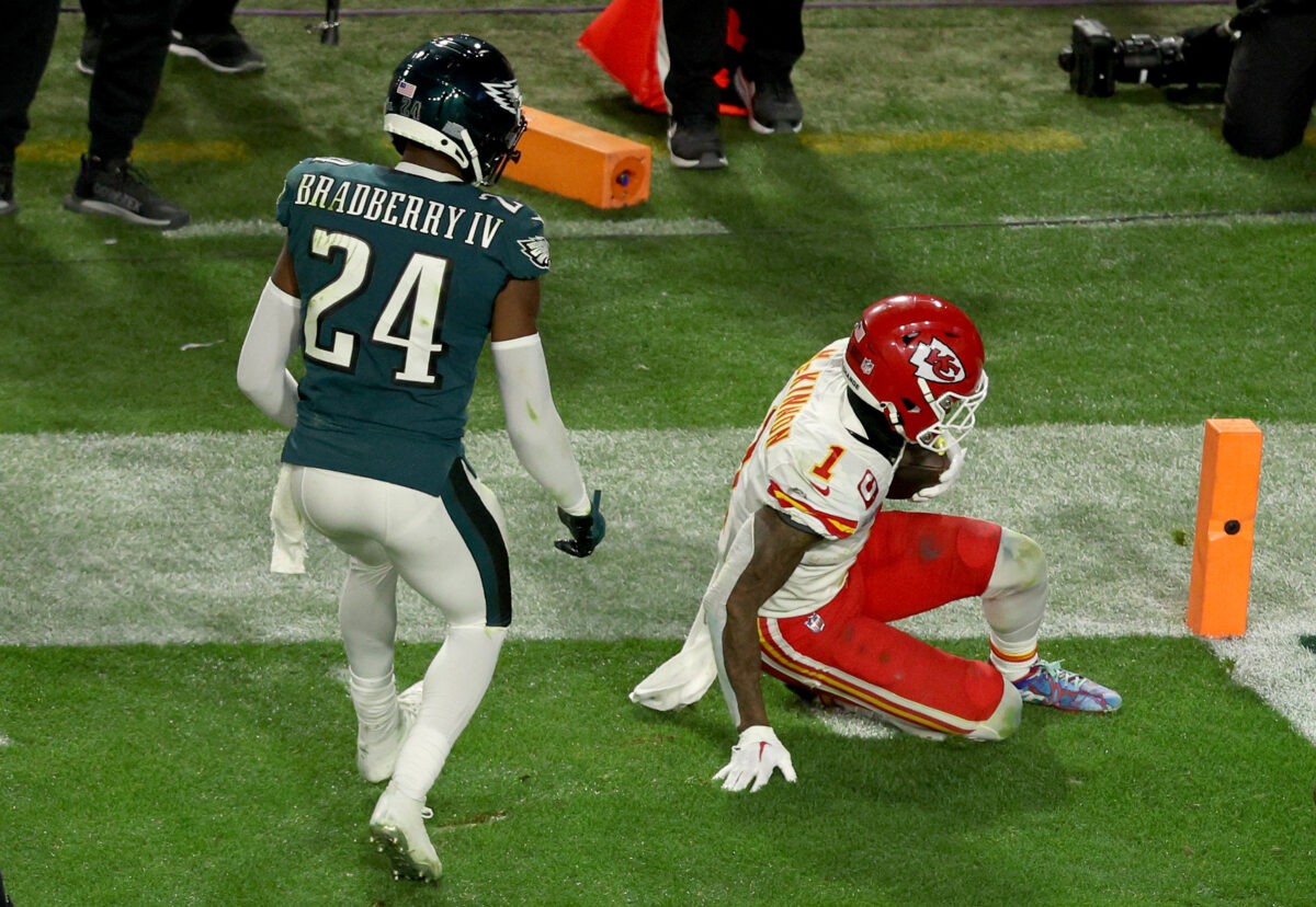 Twitter reacts to James Bradberry’s holding penalty in Eagles’ Super Bowl loss to Chiefs