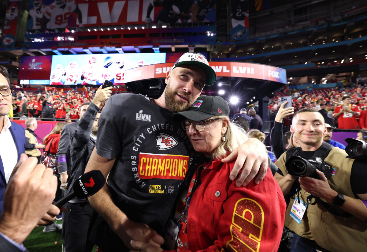 Jason Kelce, Travis Kelce talk about seeing mother on-field after Super Bowl LVII