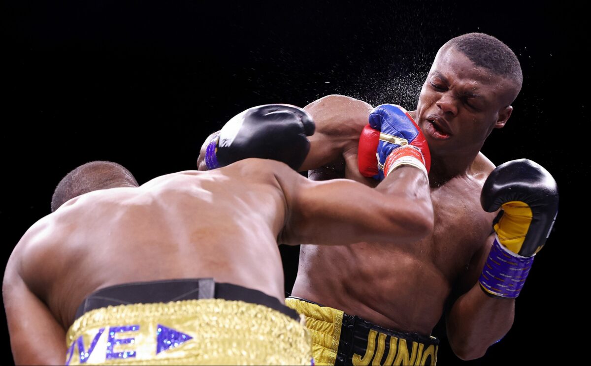 Badou Jack dominates, stops Ilunga Makabu in 12th round to win 200-pound title
