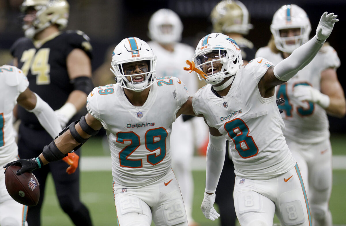 Grading the Miami Dolphins safeties after their 2022 season