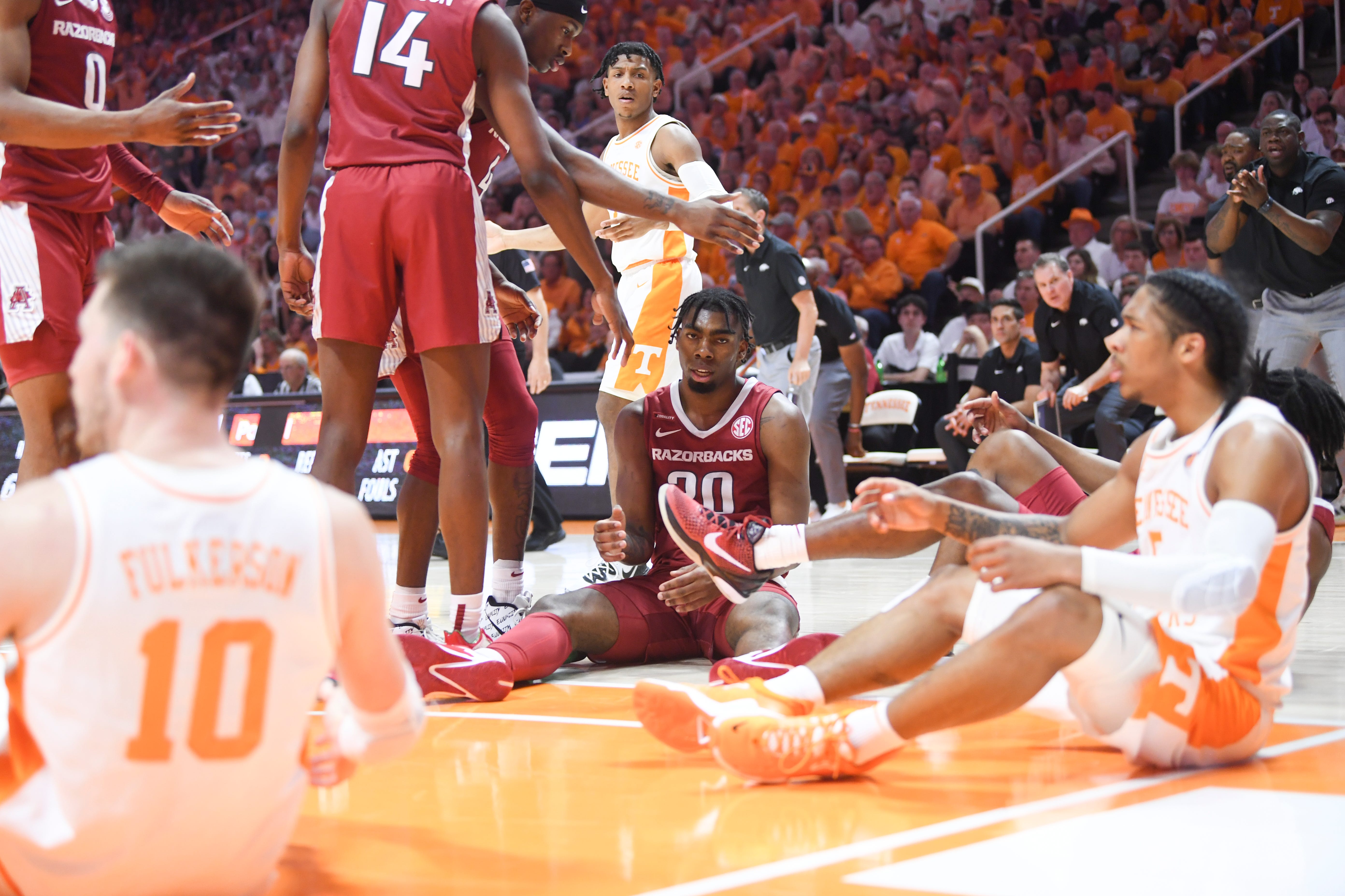 Really? ESPN gives Arkansas a 1-in-6 shot to beat Tennessee