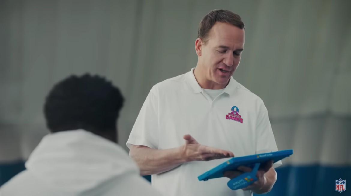 Peyton Manning stars in funny Pro Bowl commercial with Josh Jacobs