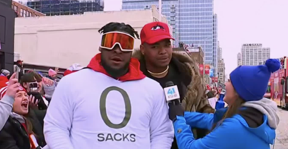 The Chiefs offensive line trolled the Eagles with ‘0 Sacks’ shirts at the Super Bowl parade