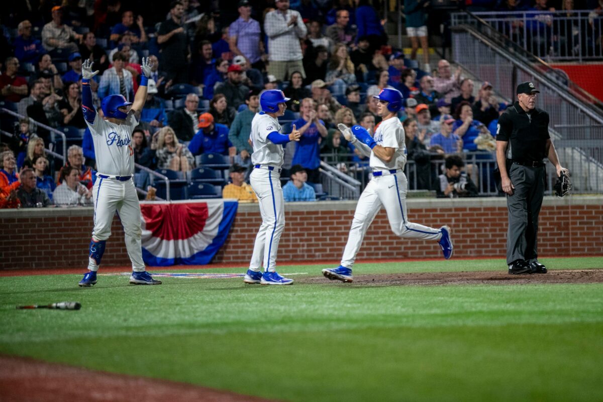 Gators stay put in D1Baseball rankings after opening weekend sweep