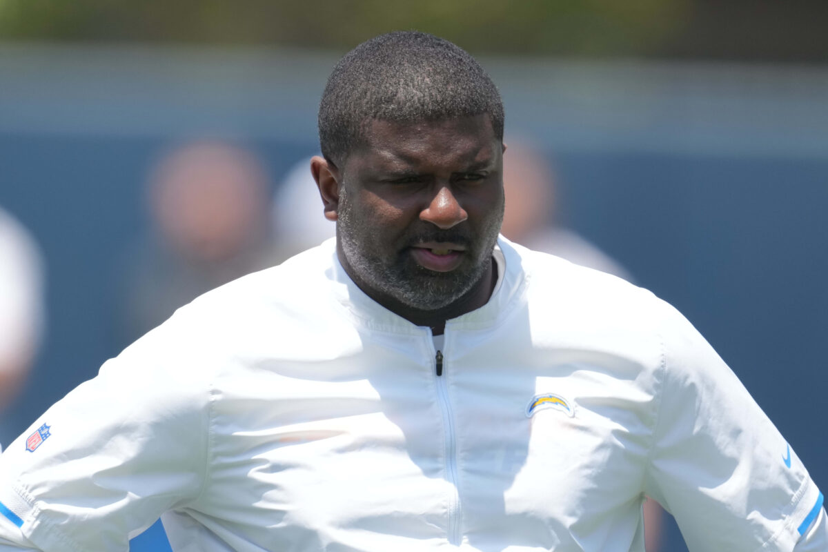 Chargers promote Derrick Ansley to defensive coordinator amid coaching changes to staff