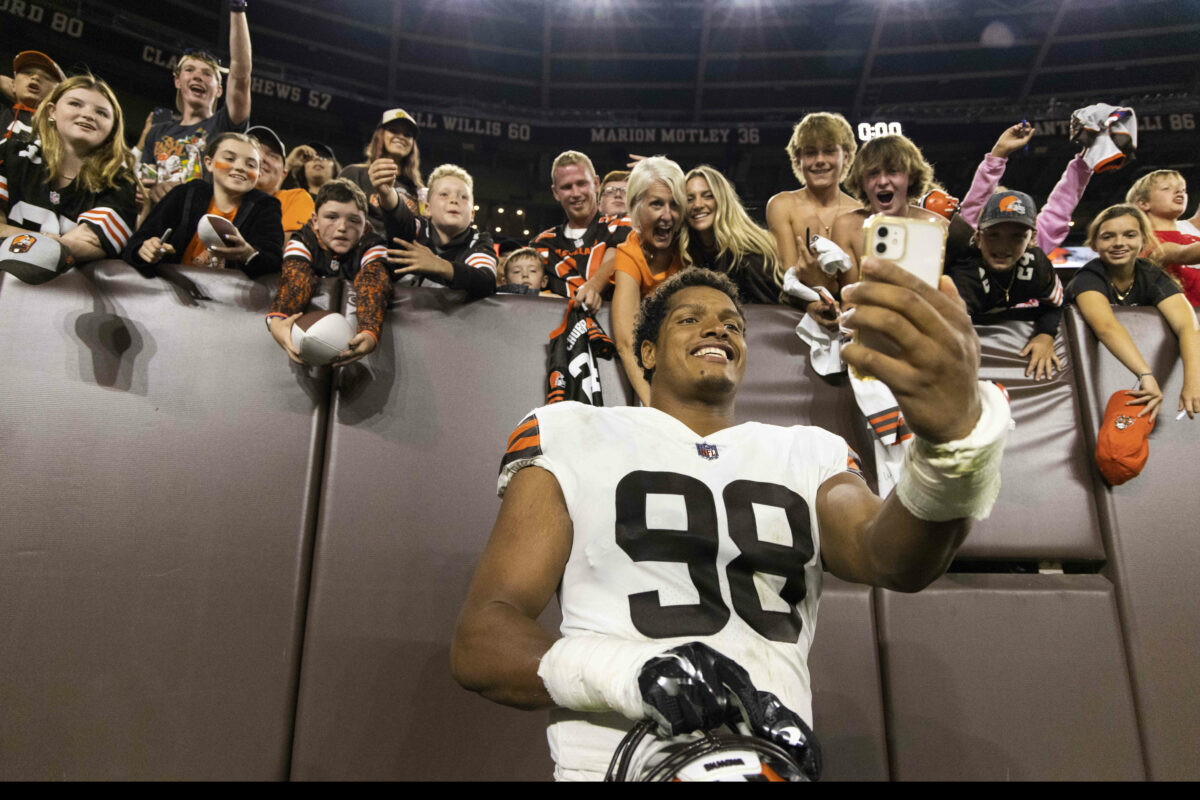 Former Browns’ DE Isaac Rochell selected for Super Bowl TikTok tailgate