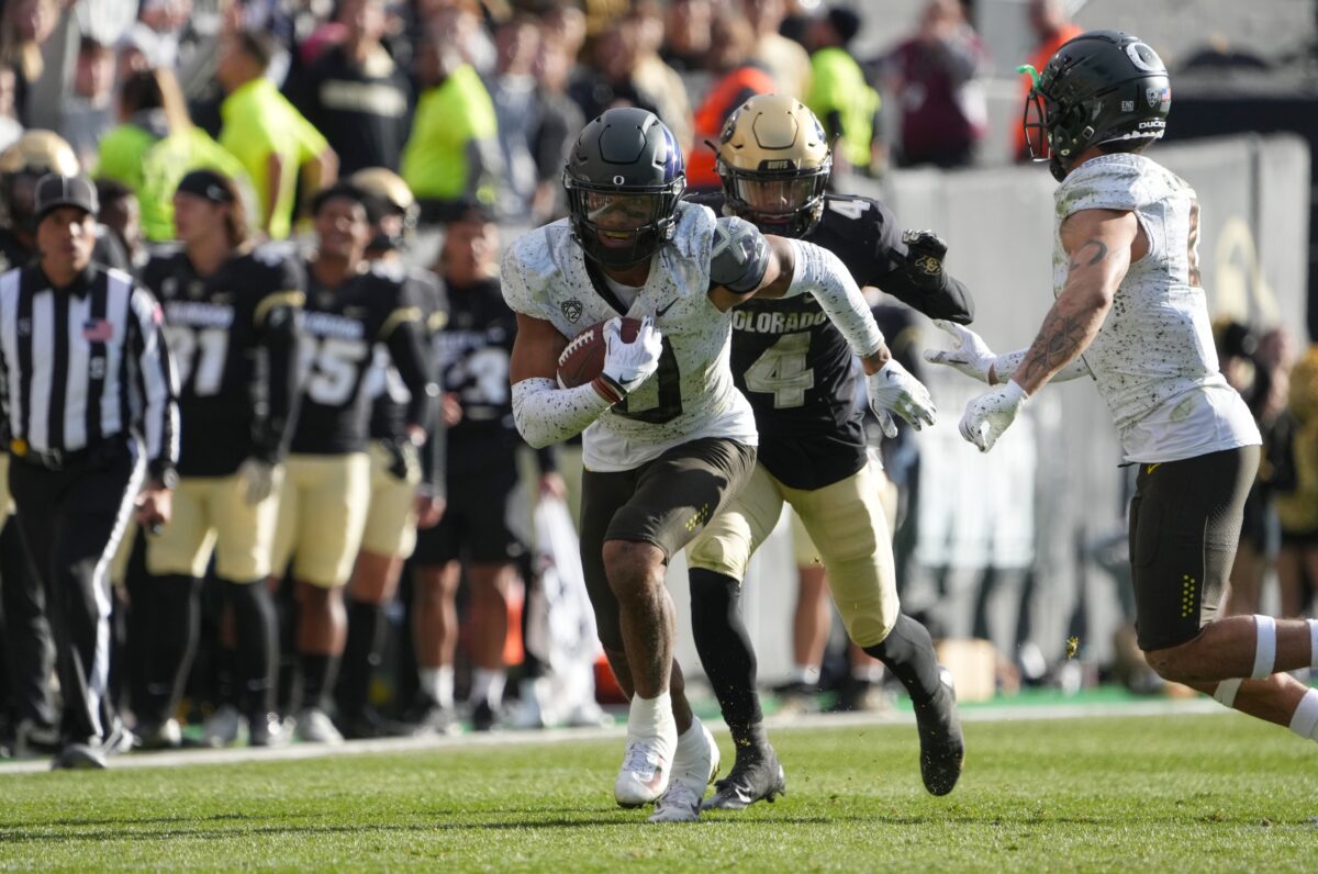 Commanders land athletic Oregon cornerback in new CBS mock draft