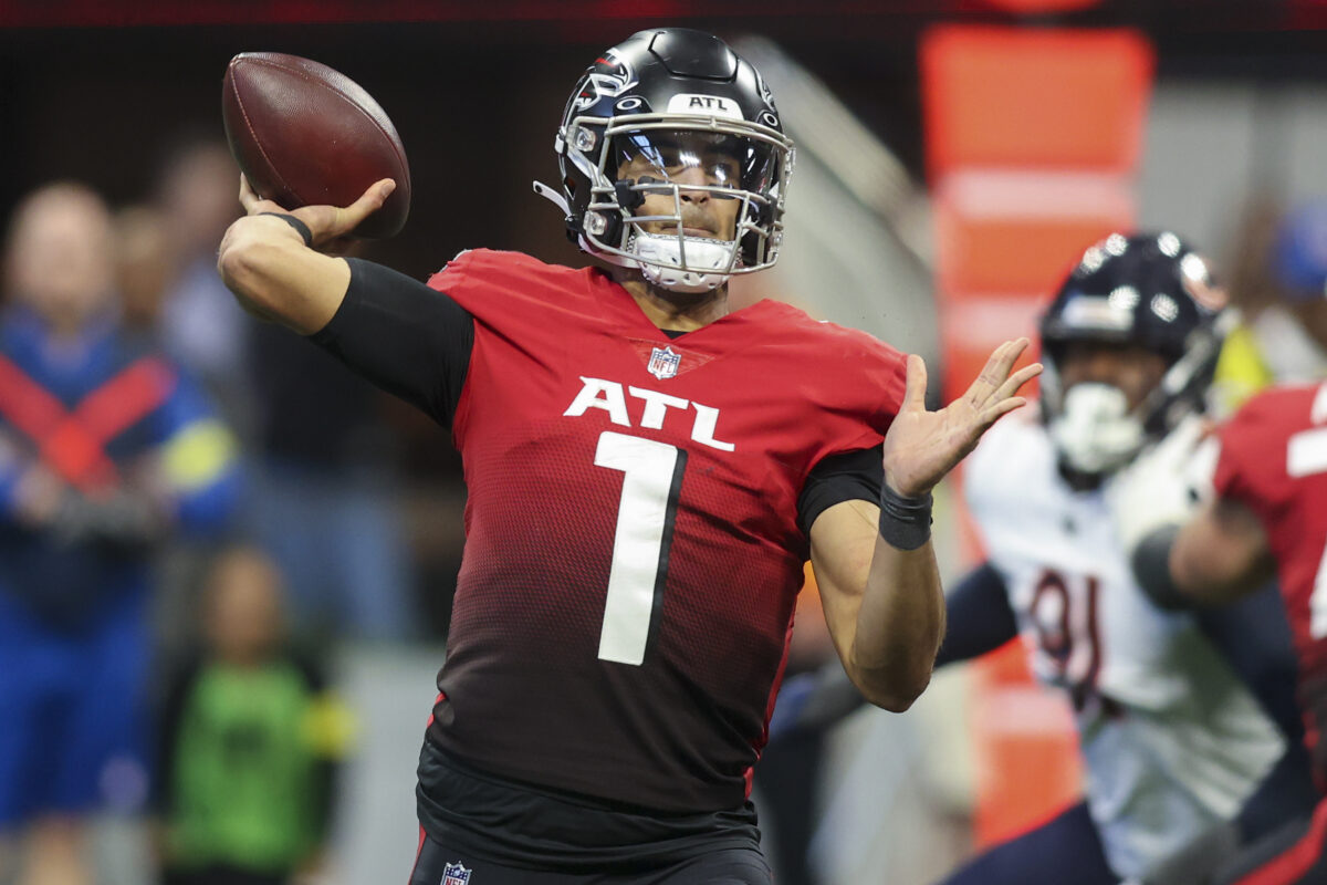 Atlanta Falcons release former Oregon quarterback Marcus Mariota