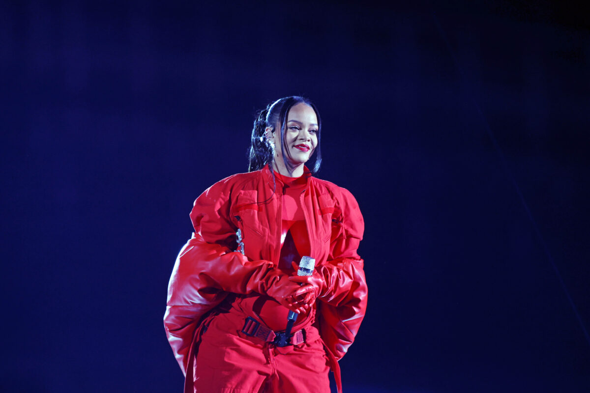 4 prop bets that hit during Rihanna’s Super Bowl halftime show