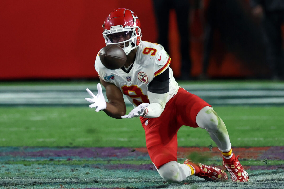 JuJu Smith-Schuster savagely trolled James Bradberry with Super Bowl-themed Valentine’s card