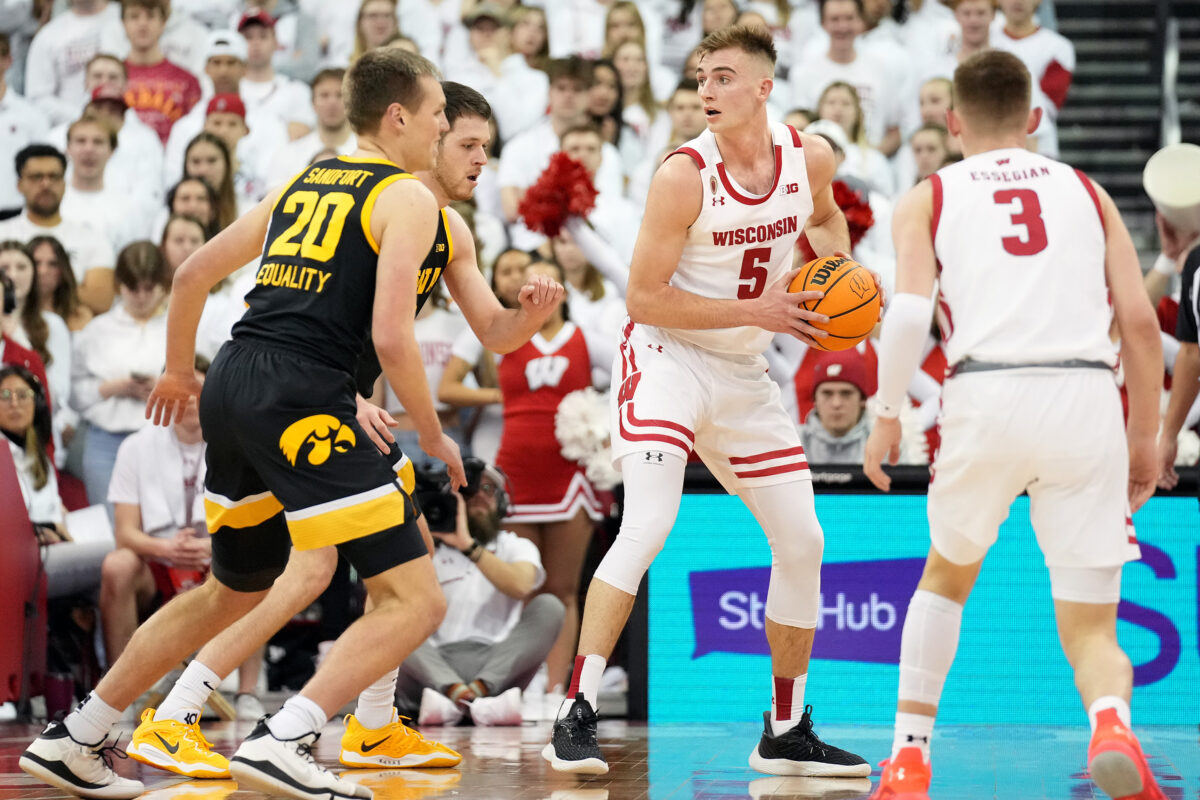 Wisconsin’s defense too much for Iowa, Badgers win 64-52 on Wednesday