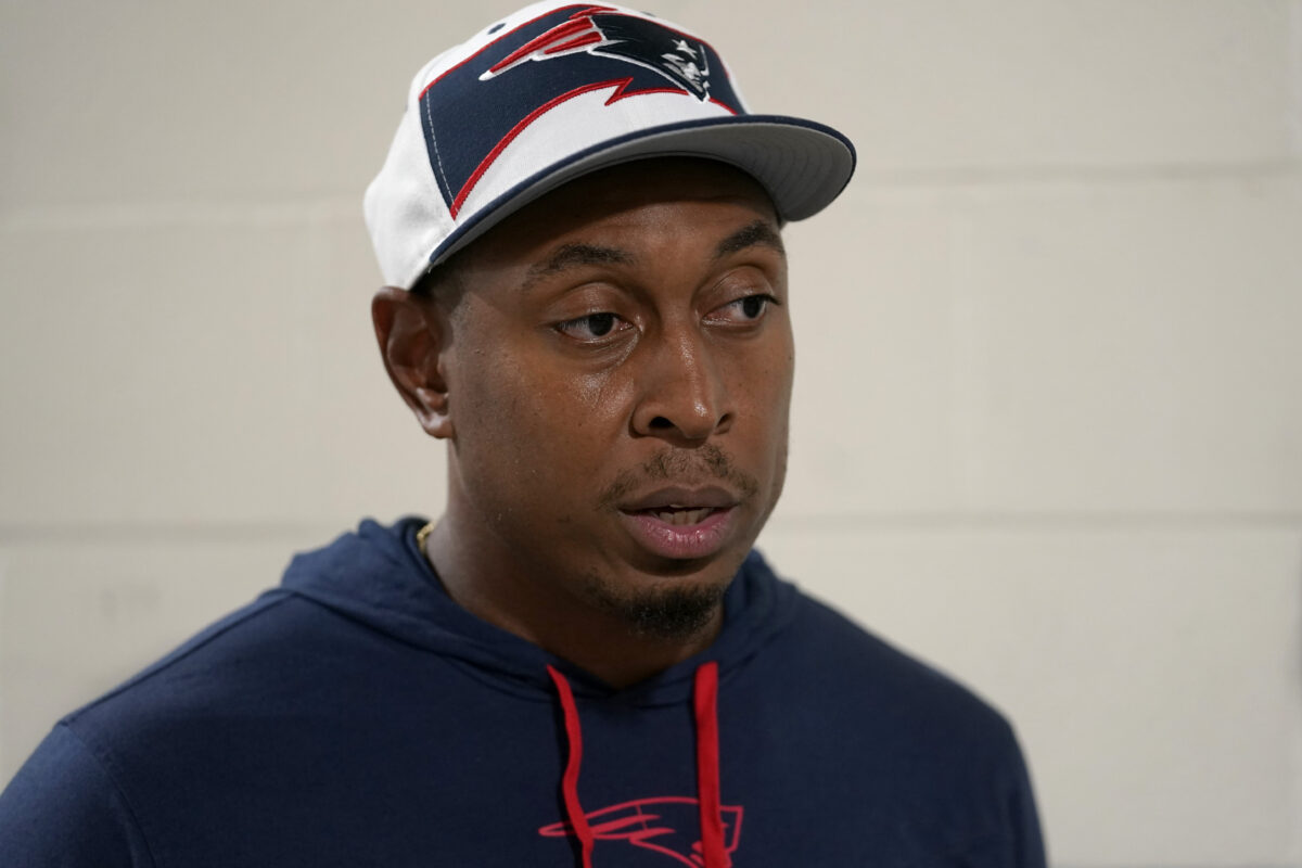 Patriots’ rising defensive coach interviewed for Chargers’ DC position