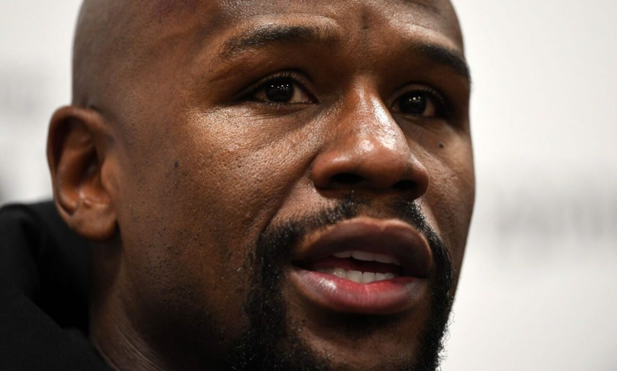 Floyd Mayweather reminds us in exhibition of what made him great