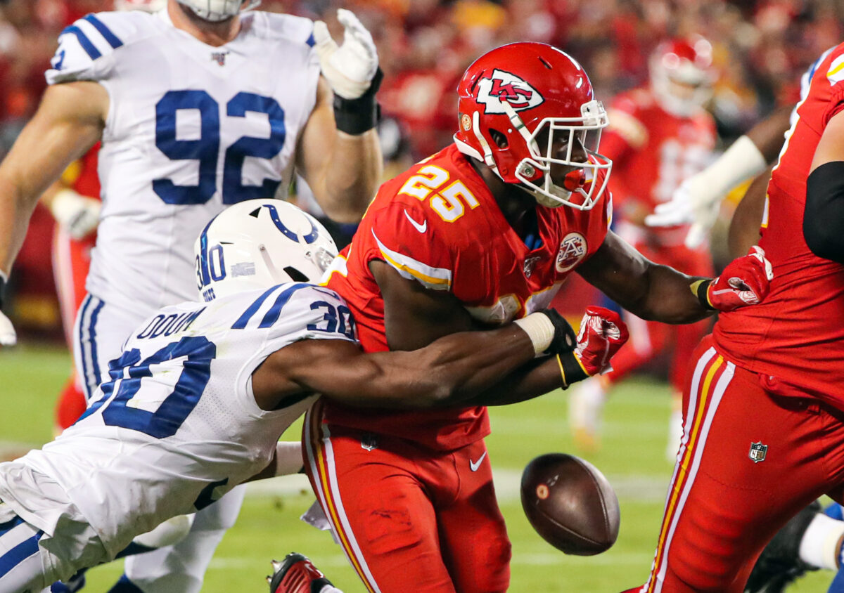 Tyreek Hill weighs in on LeSean McCoy’s beef with former Chiefs OC Eric Bieniemy