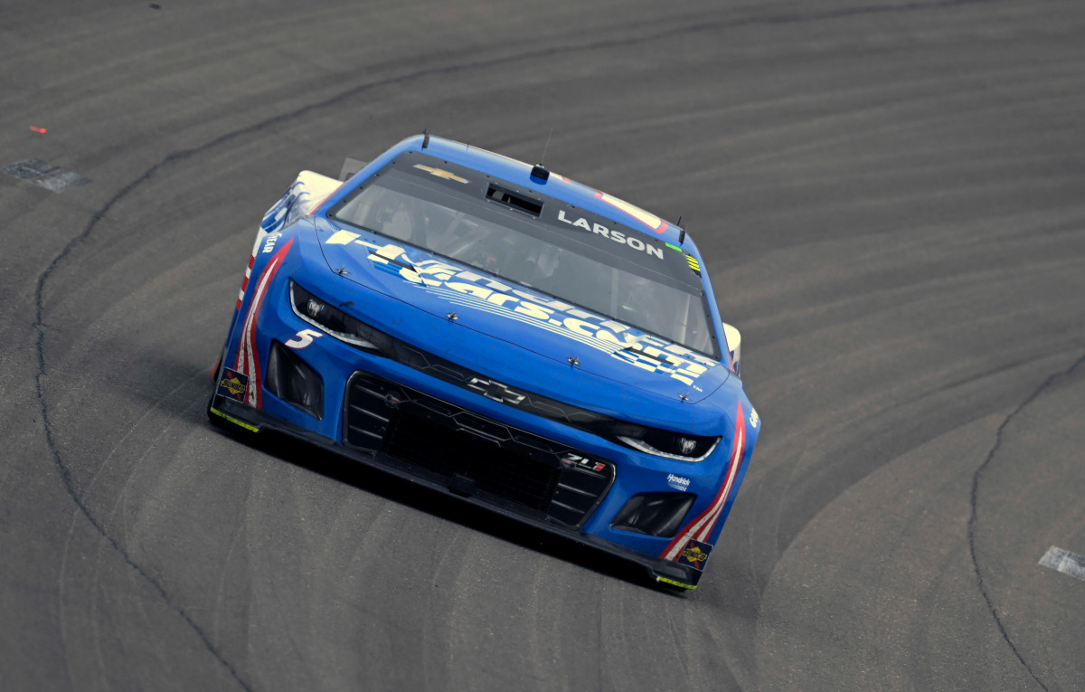 Larson tops first practice with new aero package at Phoenix