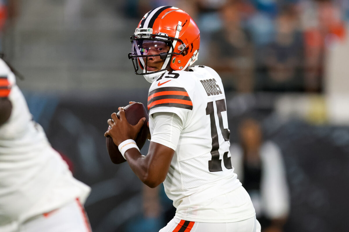 Joshua Dobbs signs with Cleveland