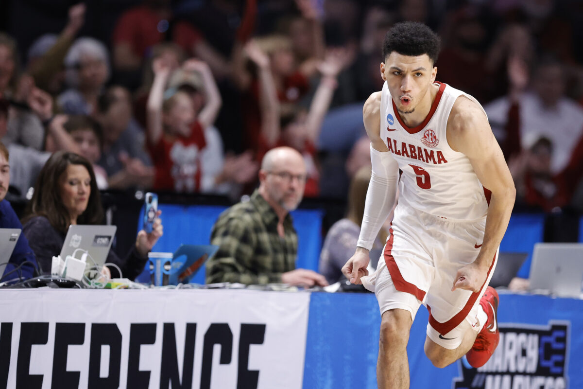Alabama advances to Sweet 16 by defeating Maryland, 73-51