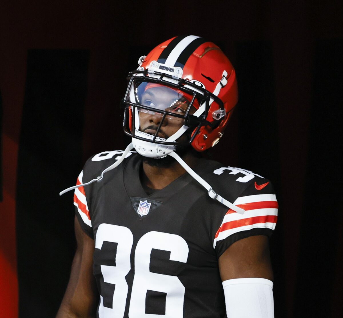 Former Browns nickel/safety M.J. Stewart agrees to extension with Texans