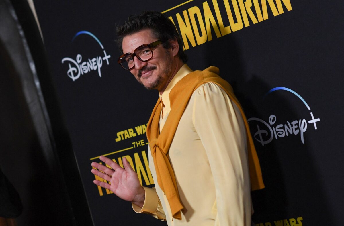 Pedro Pascal was his usual charming self despite suffering on Hot Ones