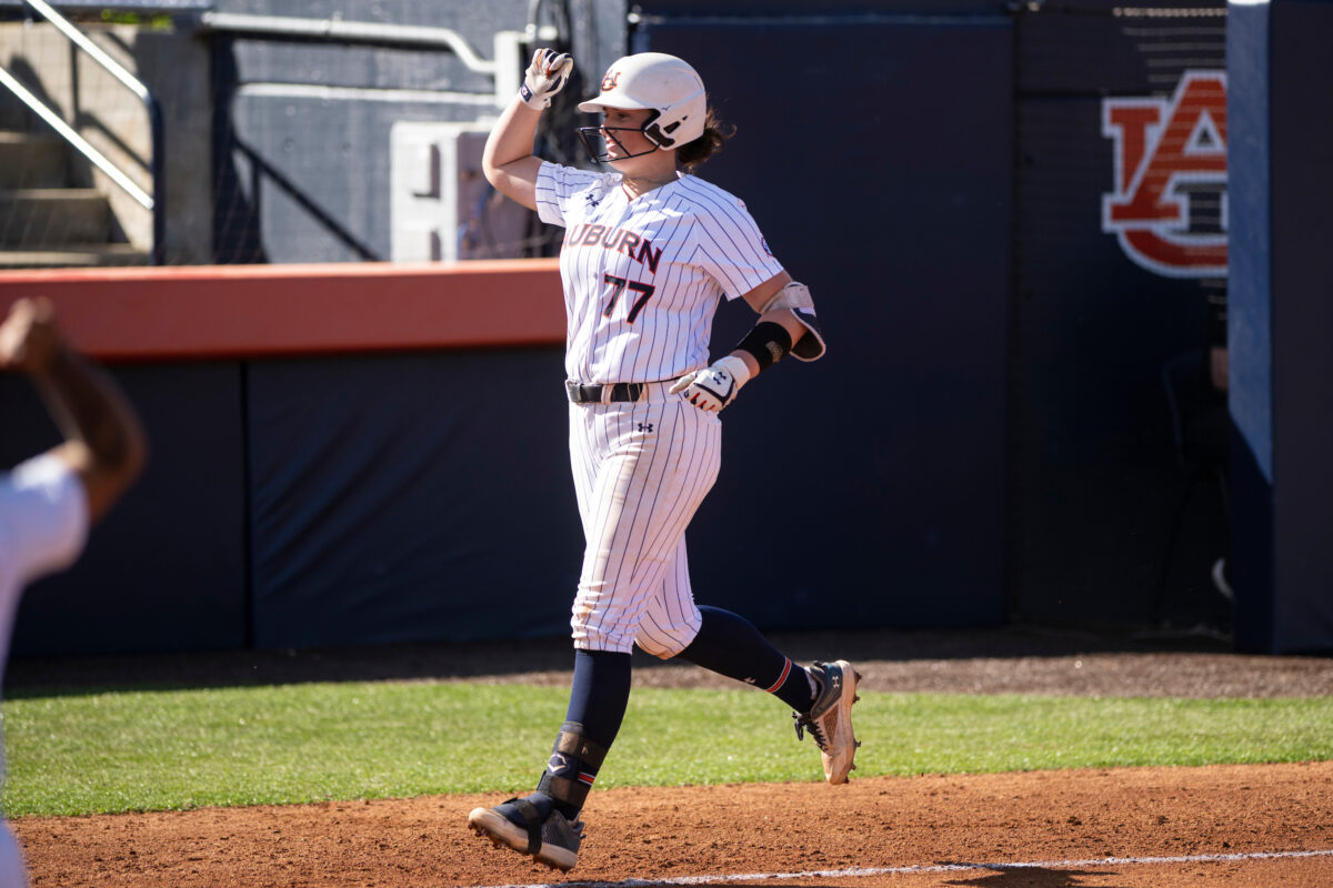 Bri Ellis remains a top five first baseman in D1Softball’s power rankings