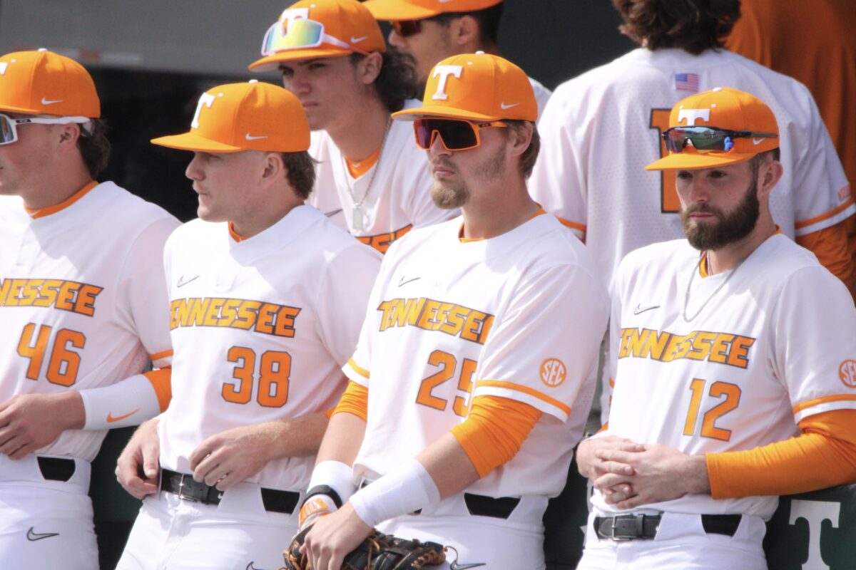 No. 2 Tennessee sweeps Morehead State