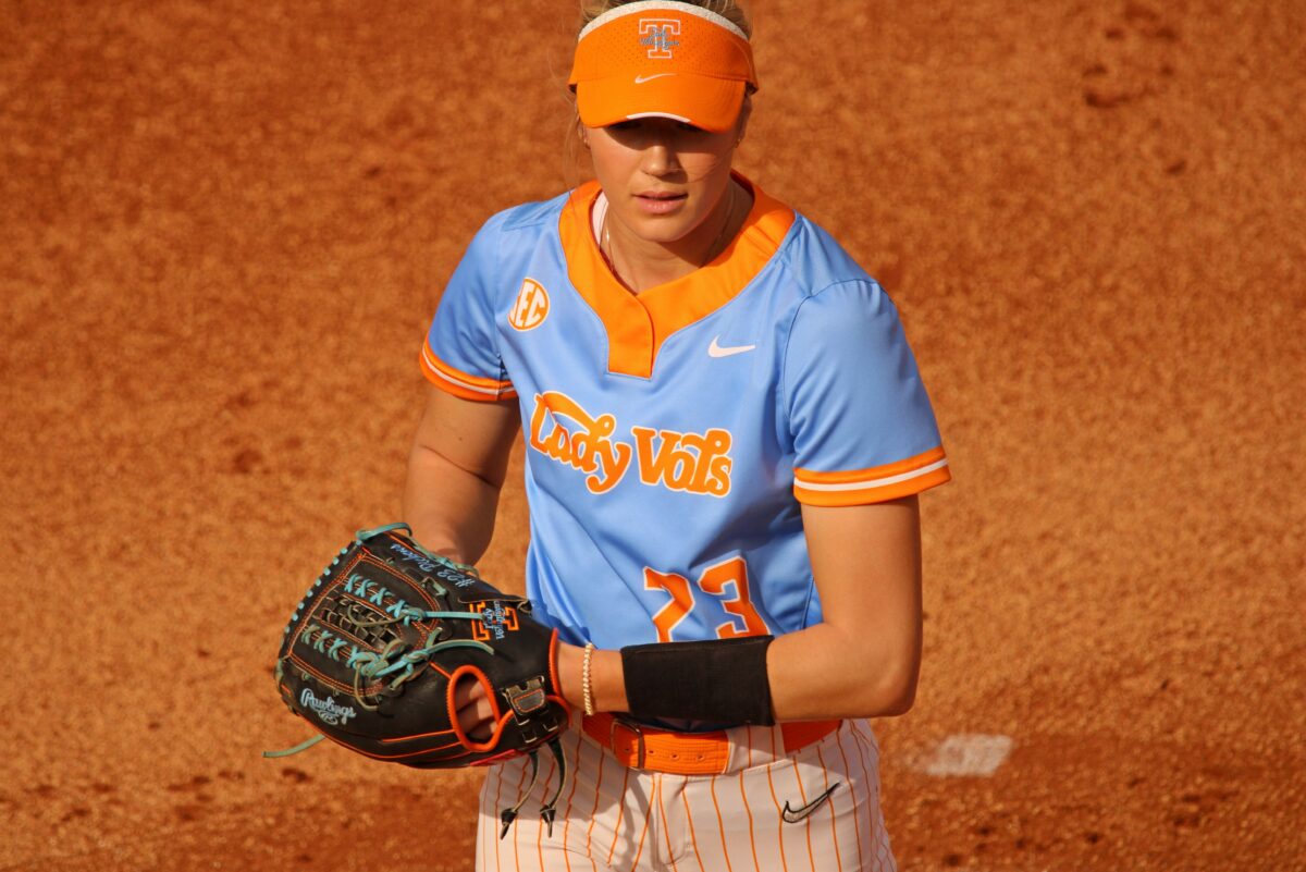PHOTOS: Lady Vols softball wears Summitt Blue versus Alabama