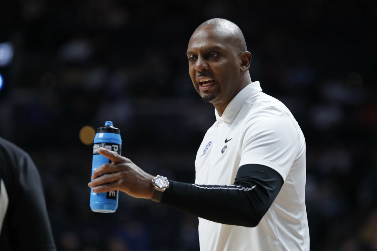 Why Penny Hardaway tossed a water bottle across the court in Memphis’ loss to FAU