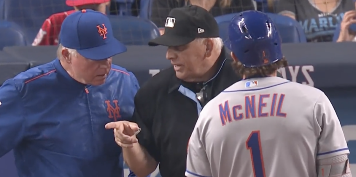 Ump oddly charged Jeff McNeil with a strike because Pete Alonso walked back to first base