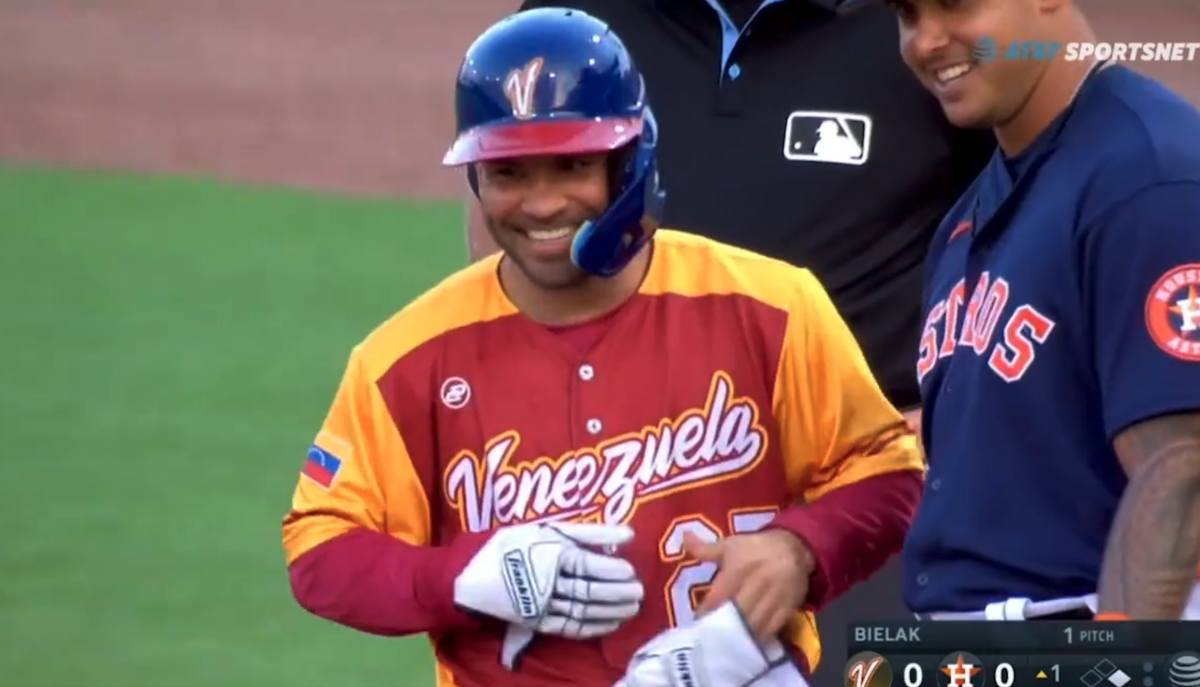 Jose Altuve hit the weirdest single against the Astros in a World Baseball Classic tune-up