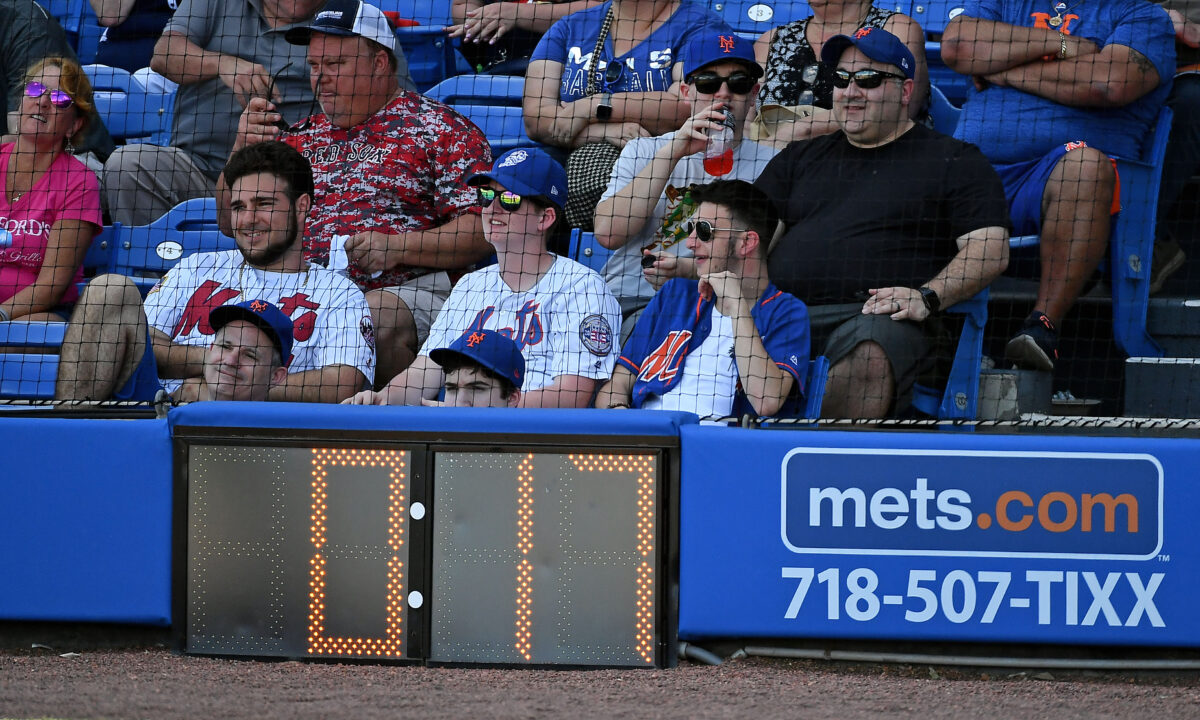 Mets fans hilariously embraced basketball tactics to confuse players on the pitch clock