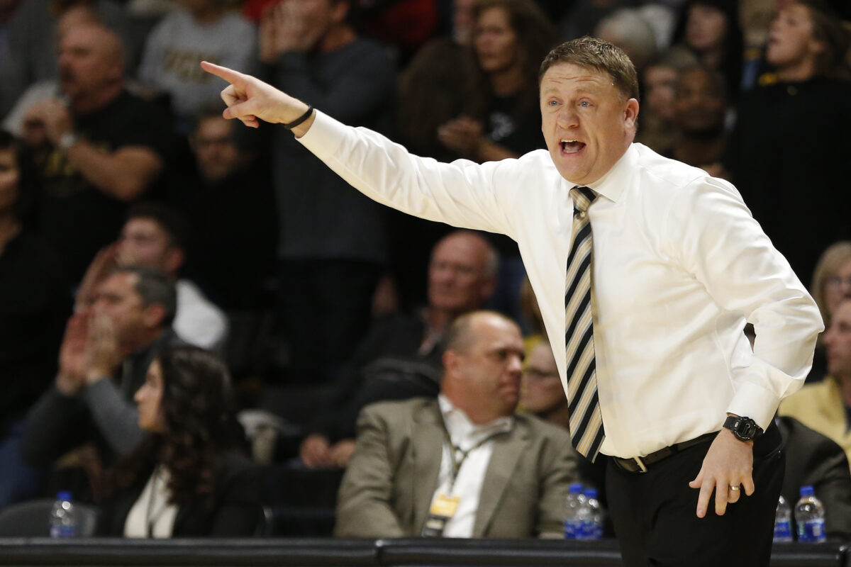 Penn State names Mike Rhoades new head basketball coach