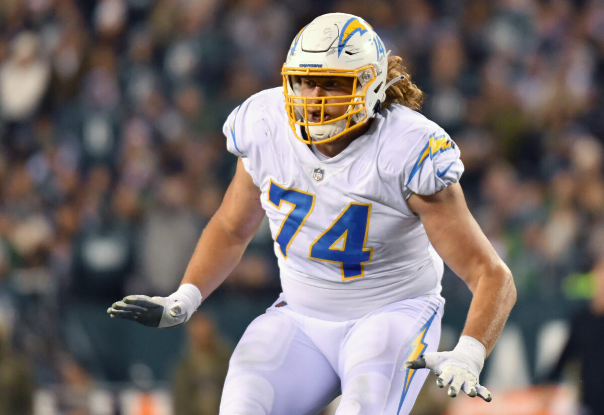 Former Chargers OT Storm Norton signing with the Saints