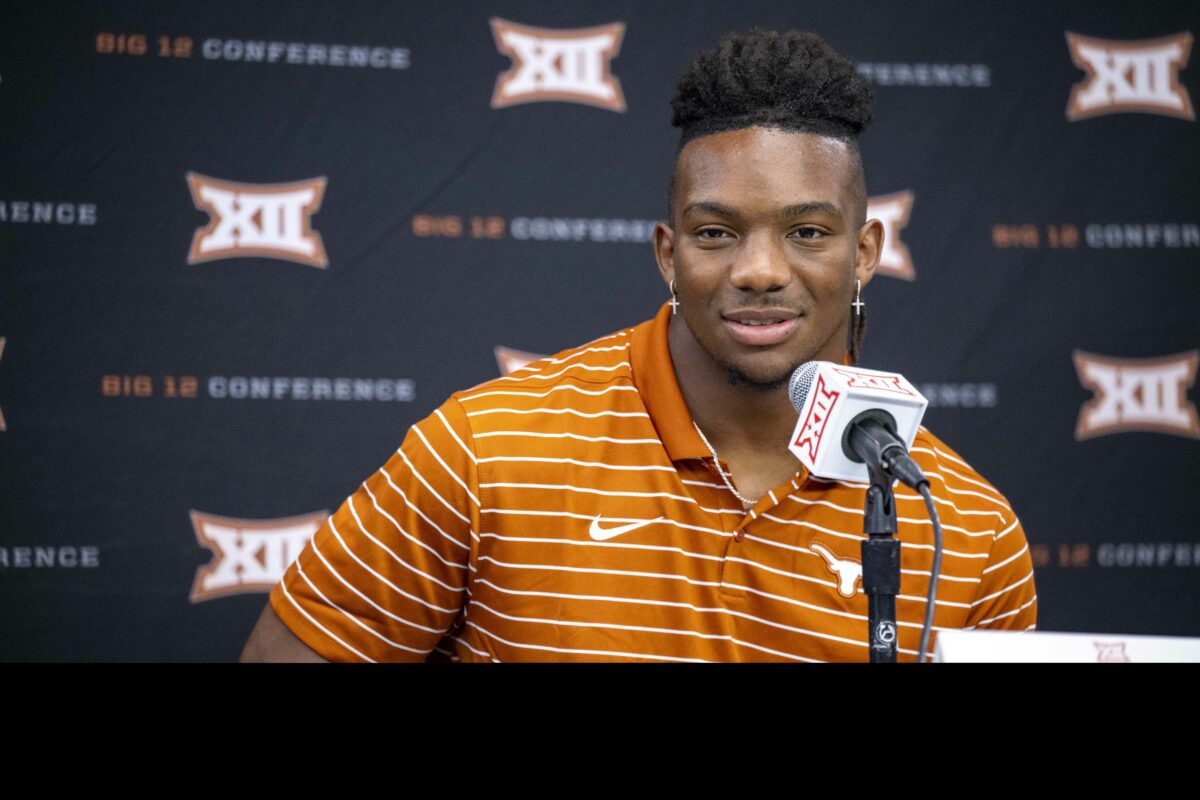 Texas RB Bijan Robinson speaks with the media at the NFL Combine