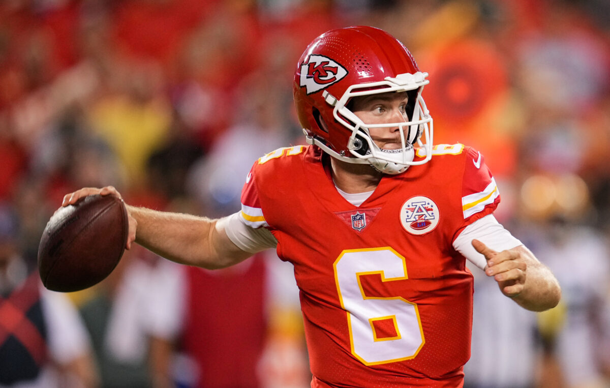 Chiefs tender exclusive rights free agent QB Shane Buechele