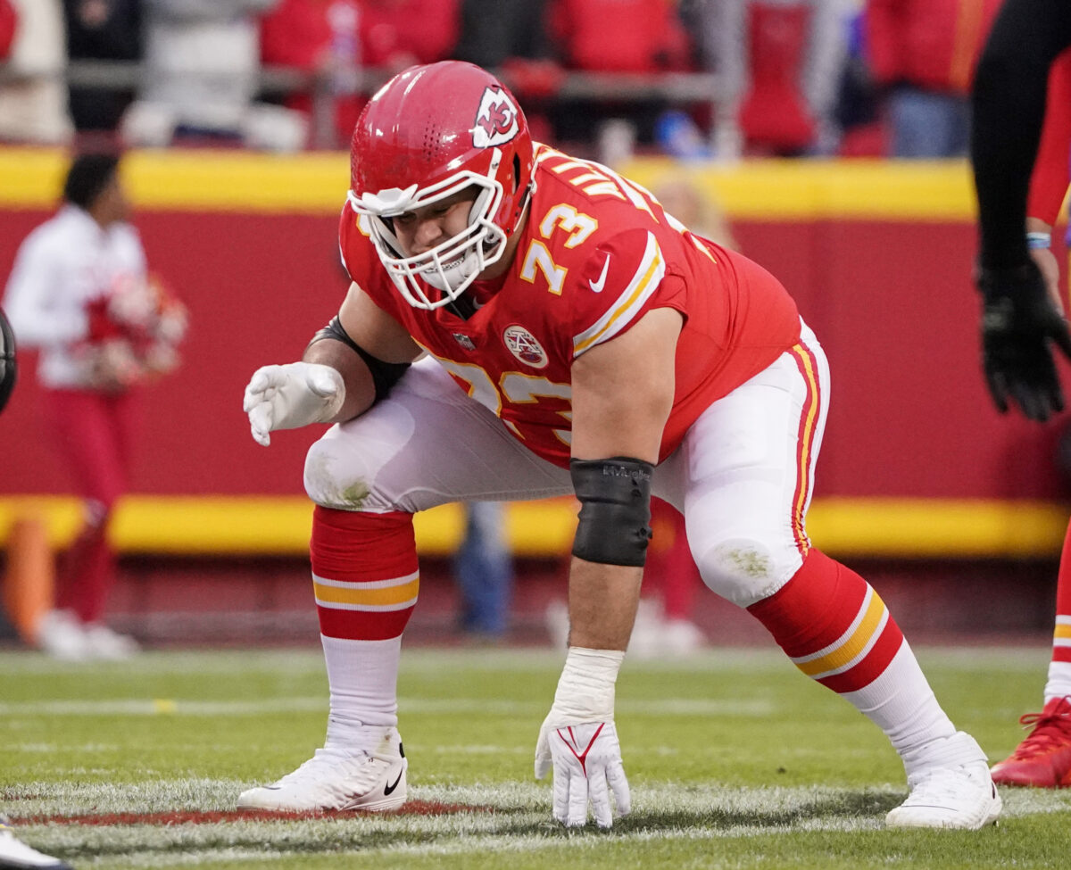 Chiefs re-sign free agent OL Nick Allegretti on one-year deal