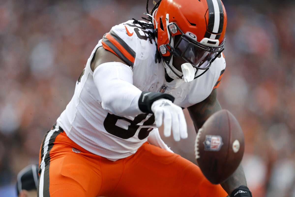 Rumor: Browns looking to upgrade at tight end behind  David Njoku