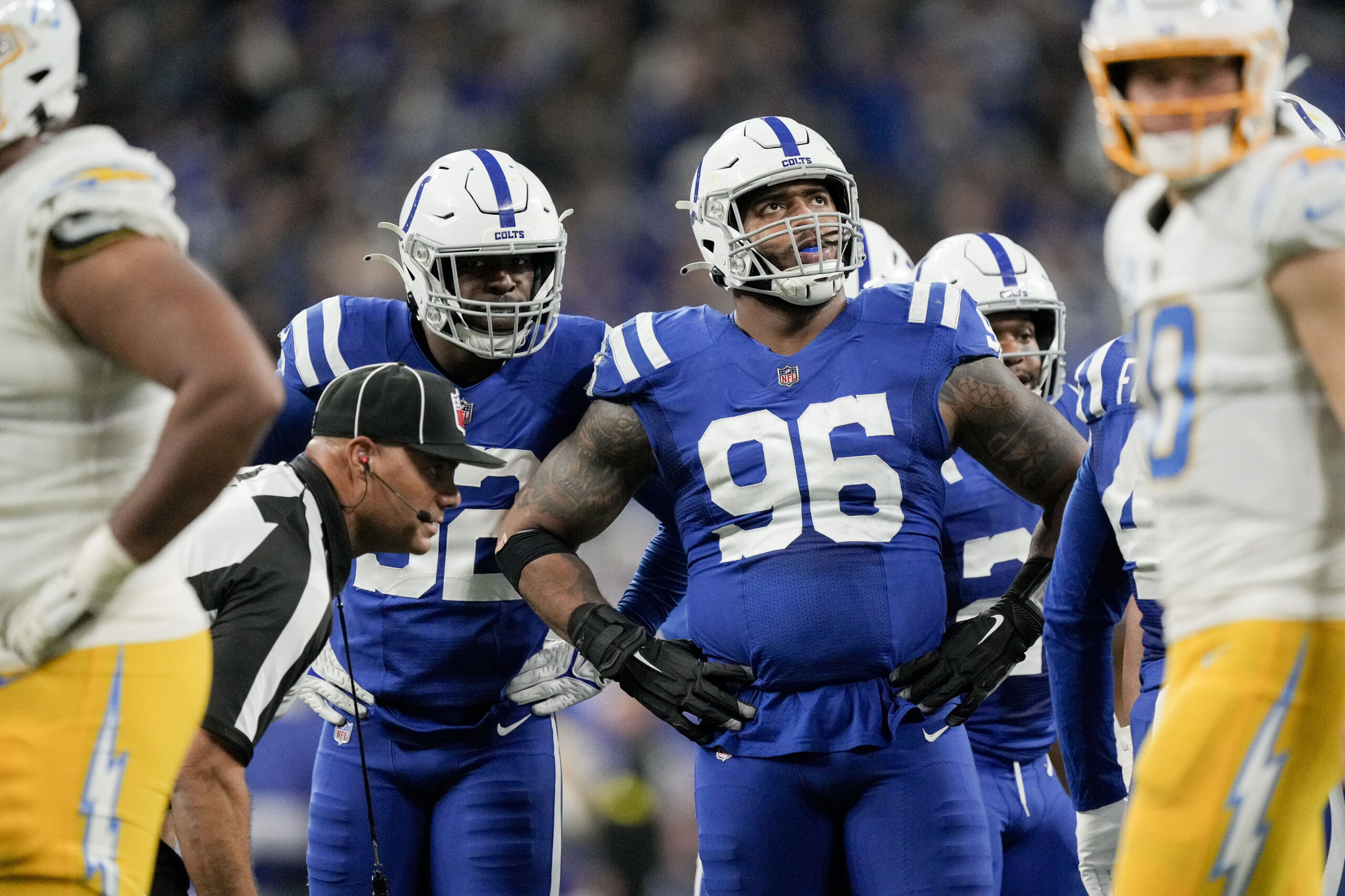 Chiefs to sign former Colts DT Byron Cowart