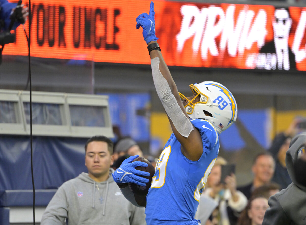 Chargers re-sign TE Donald Parham Jr.