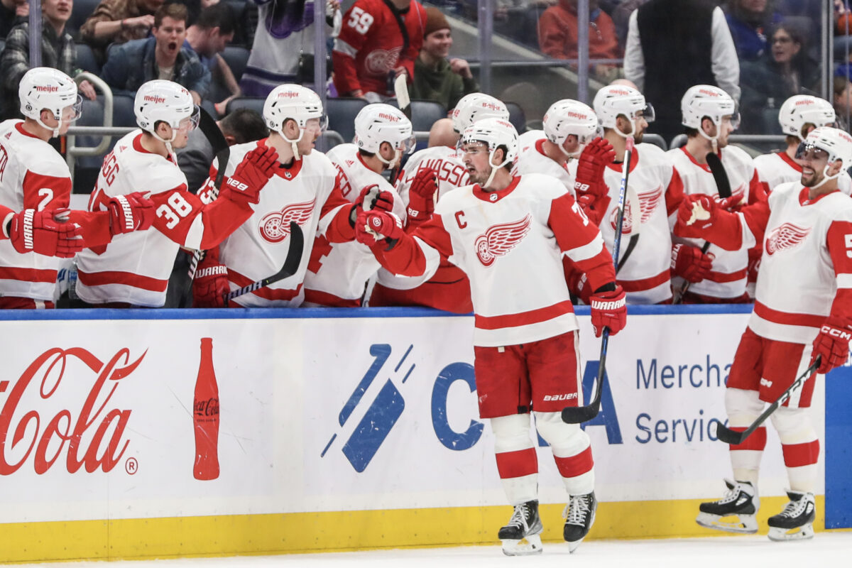 Detroit Red Wings at Philadelphia Flyers odds, picks and predictions