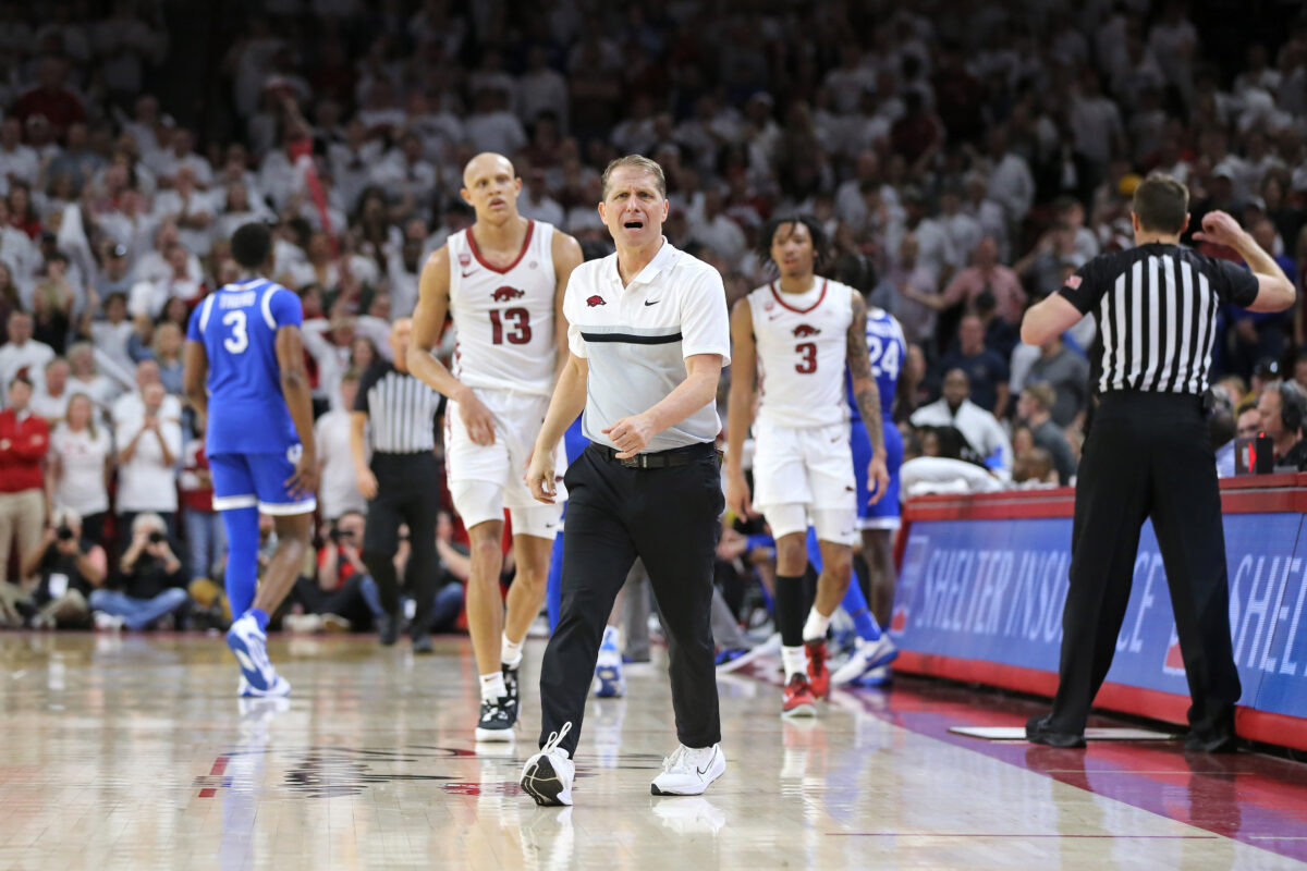 Social media reacts to officiating and more in Arkansas’ 88-79 loss to No. 23 Kentucky